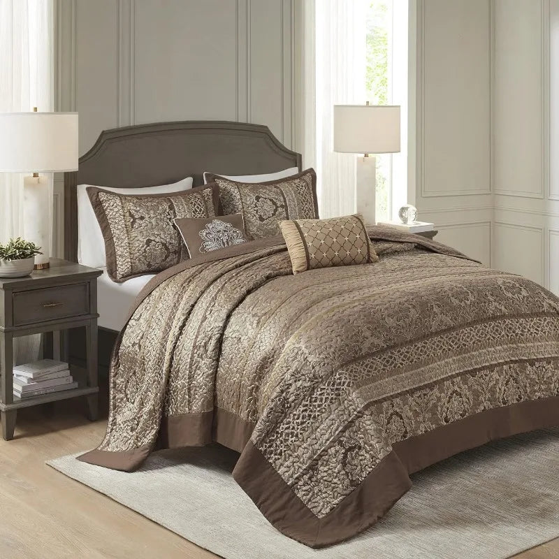 Reversible Quilted Bedspread Set